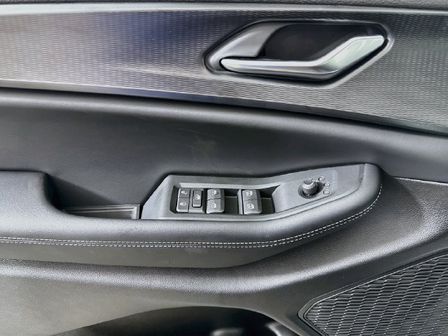 New 2027 High-Gloss Black Paint Jeep Laredo X image 18