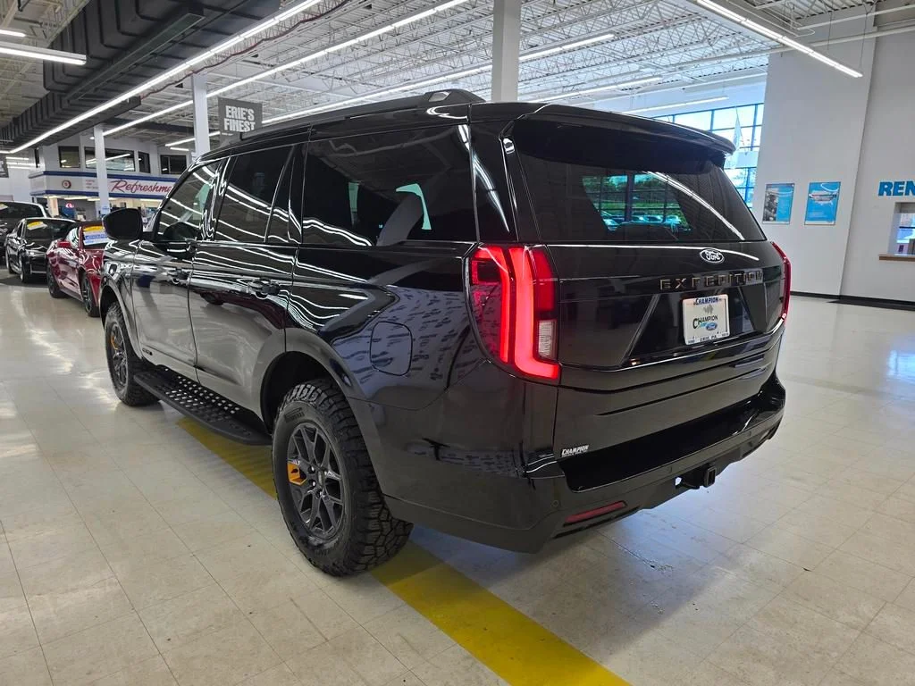 New 2027 Agate Black Metallic Ford Tremor® image 6