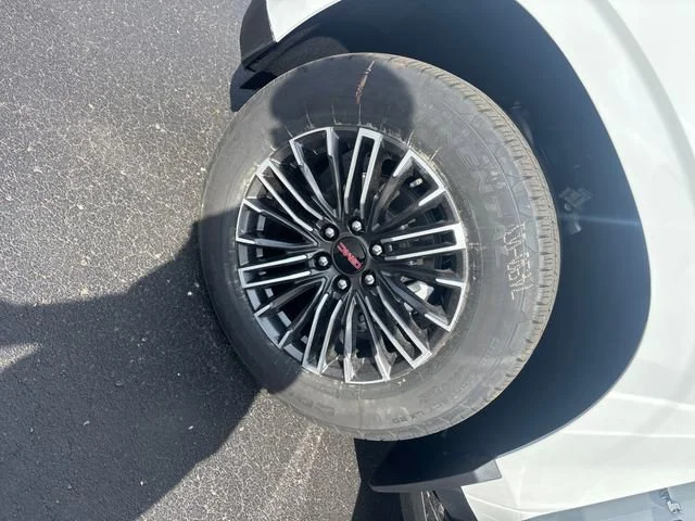 New 2026 Summit White GMC Elevation image 30