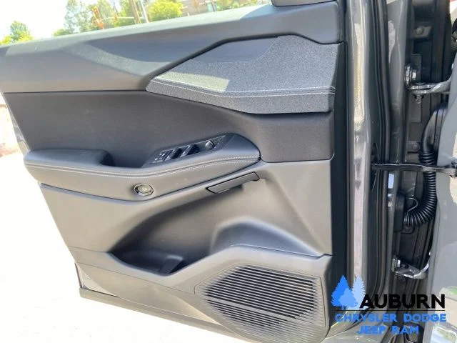New 2026 Sting-Gray Clear-Coat Exterior Paint Jeep  image 29