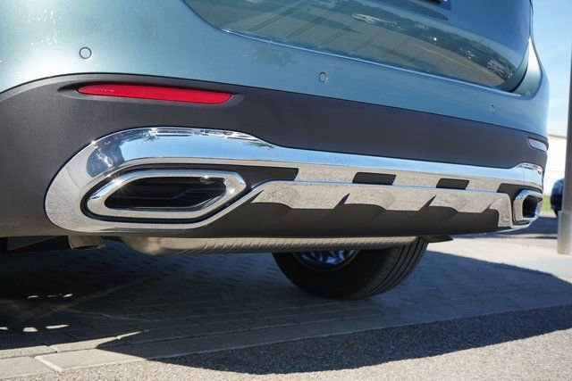 New 2026 Verde Silver Metallic Mercedes-Benz GLC 300 image 48
