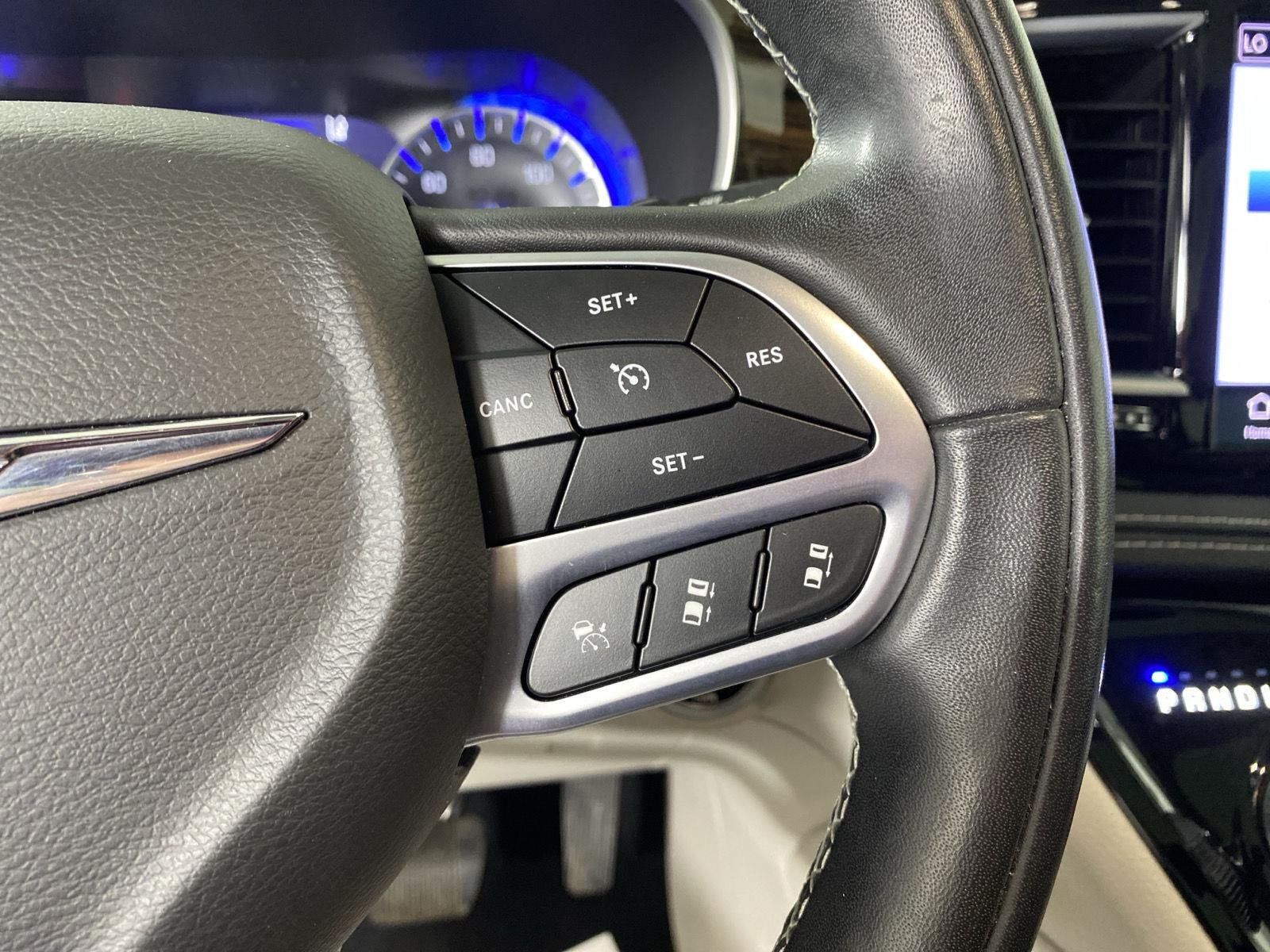 Used 2022 Fathom Blue Pearlcoat Chrysler Limited image 27