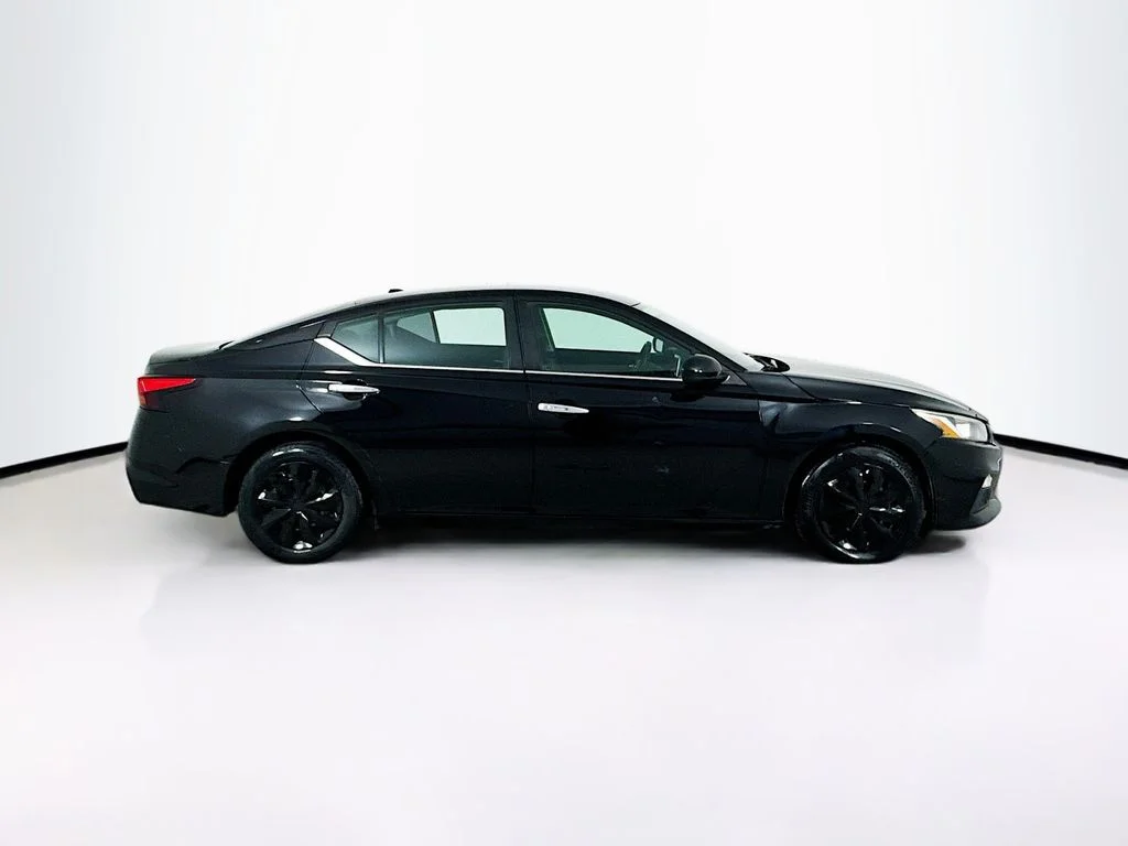 Used 2020 Super Black Clearcoat Nissan 2.5 S image 8