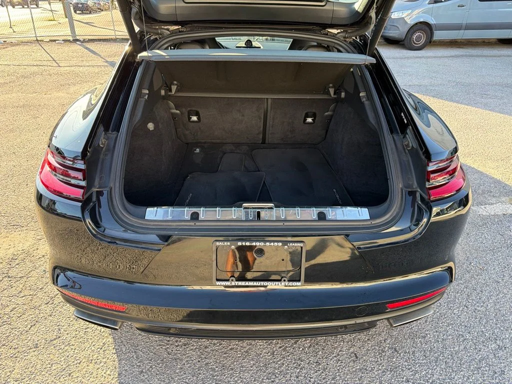 Used 2018 Black Porsche Base image 23