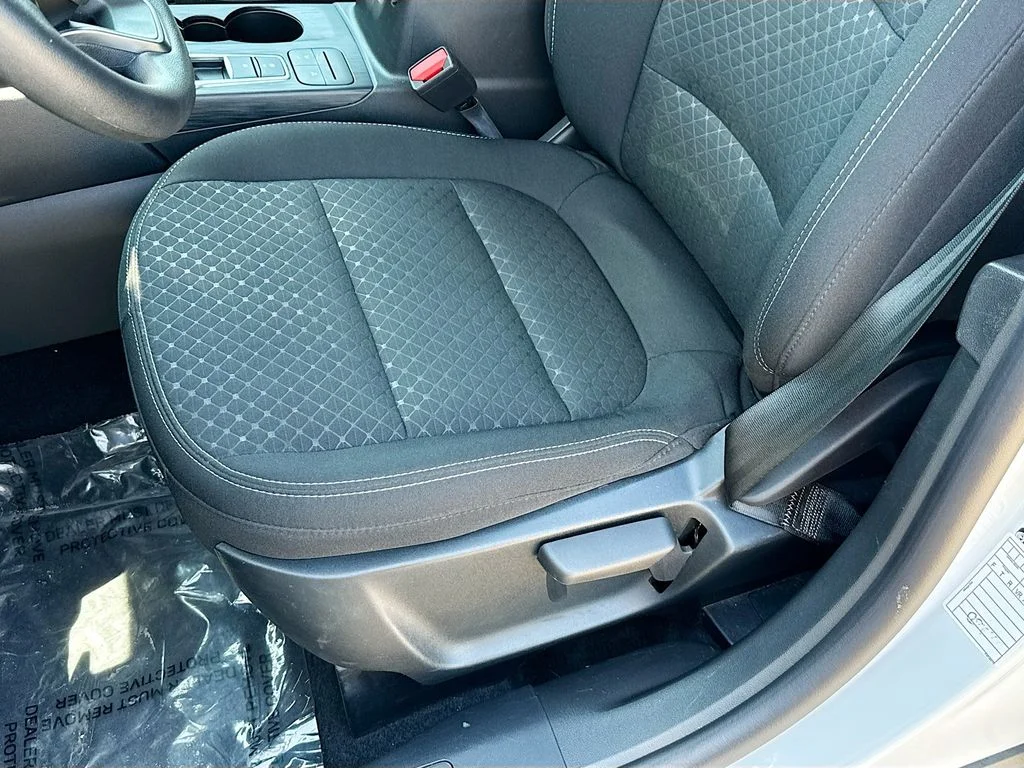 Used 2025 Oxford White Ford Active image 16