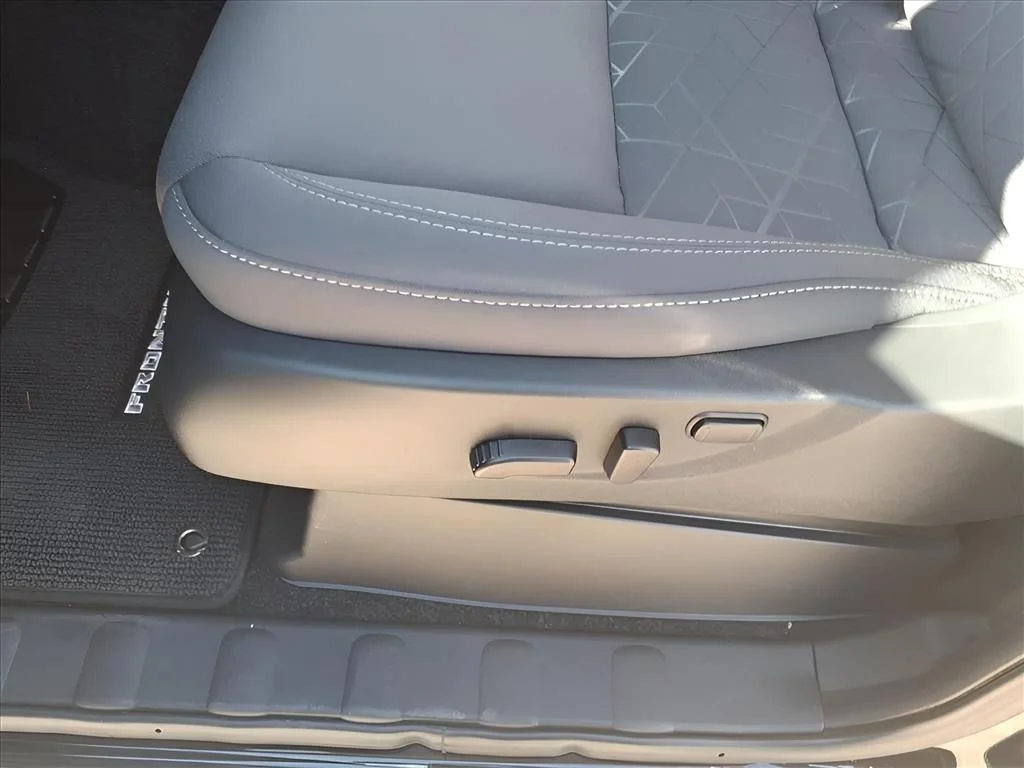2026 Nissan Frontier SV - Photo 16