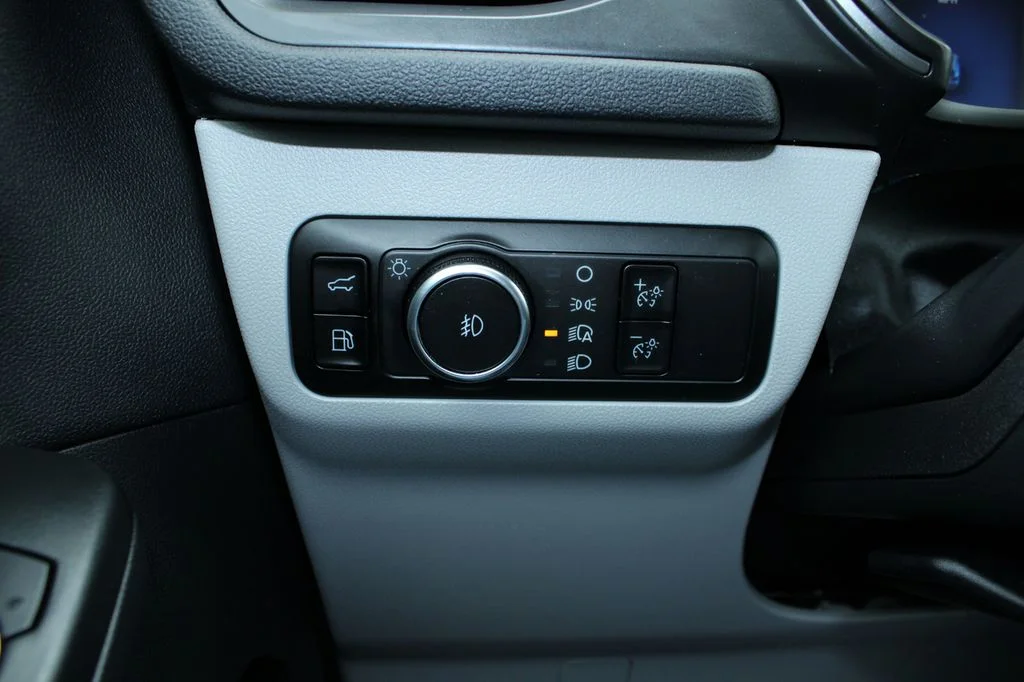Used 2024 White Metallic Ford Base image 31