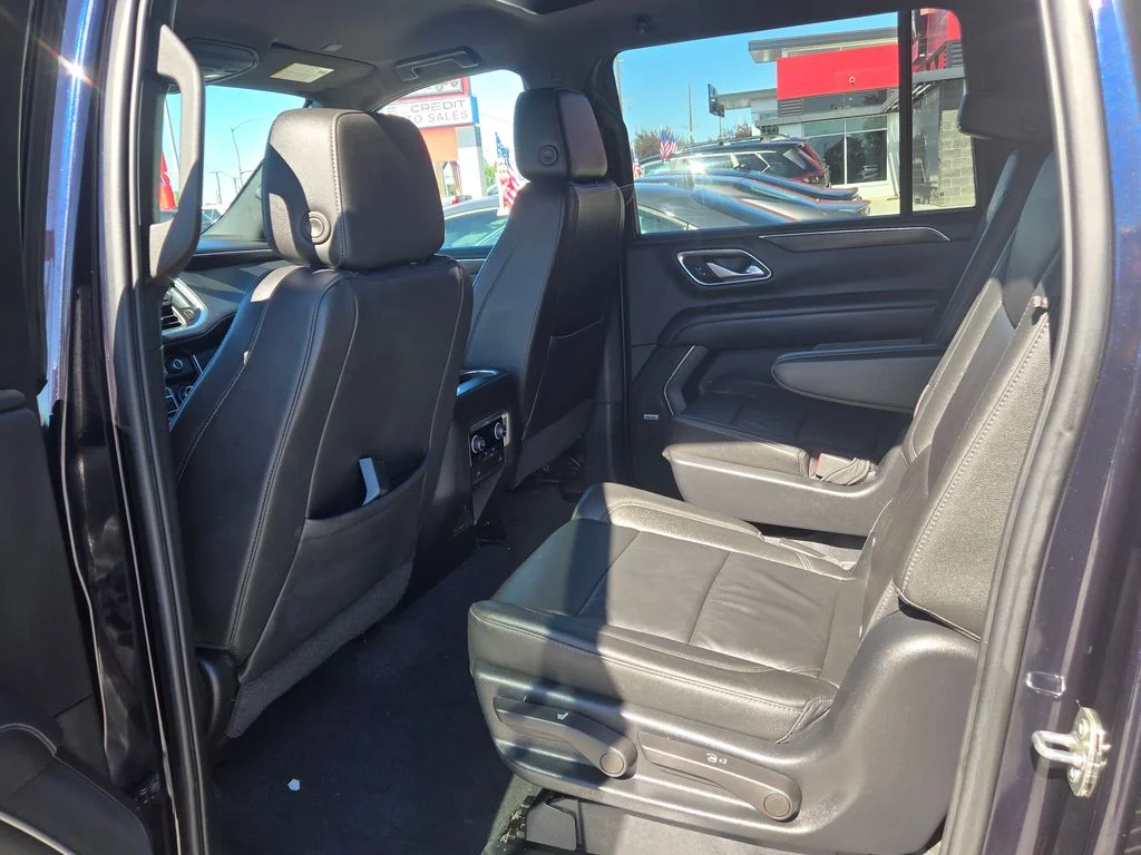 Used 2022 Black Chevrolet LT image 9