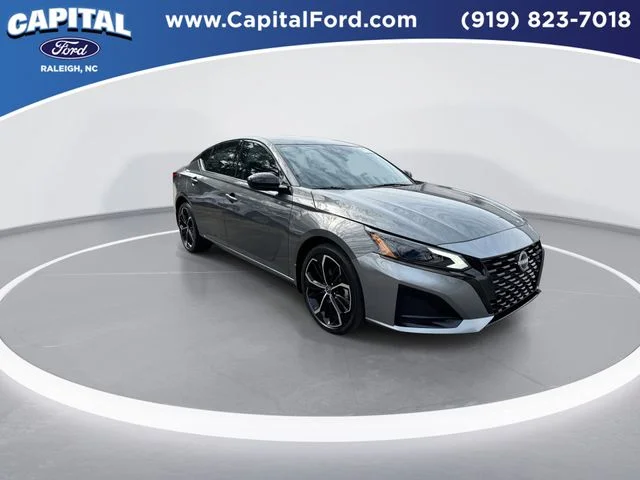 Used 2025 Gray Nissan 2.5 SR image 2