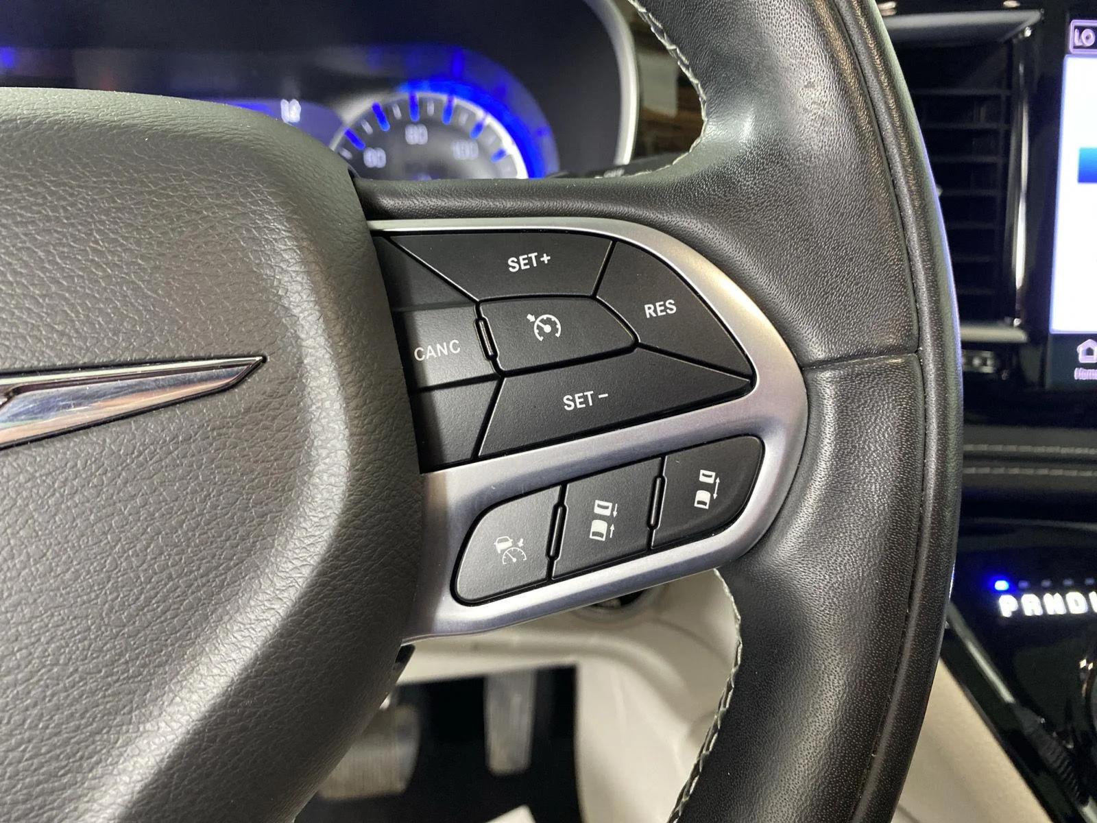 Used 2022 Fathom Blue Pearlcoat Chrysler Limited image 27