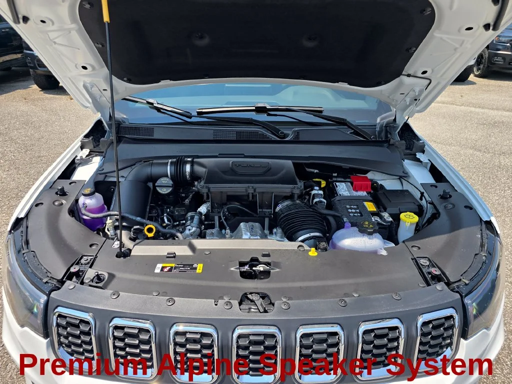 New 2026 White Jeep Latitude image 22