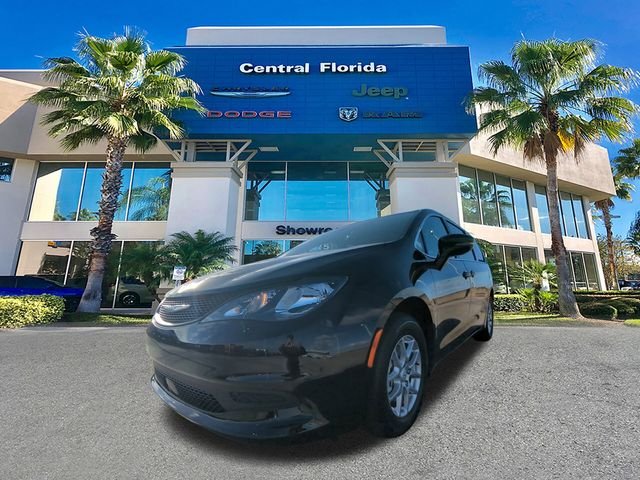 New 2026 Diamond Black Crystal Pearl-Coat Exterior Paint Chrysler LX image 9