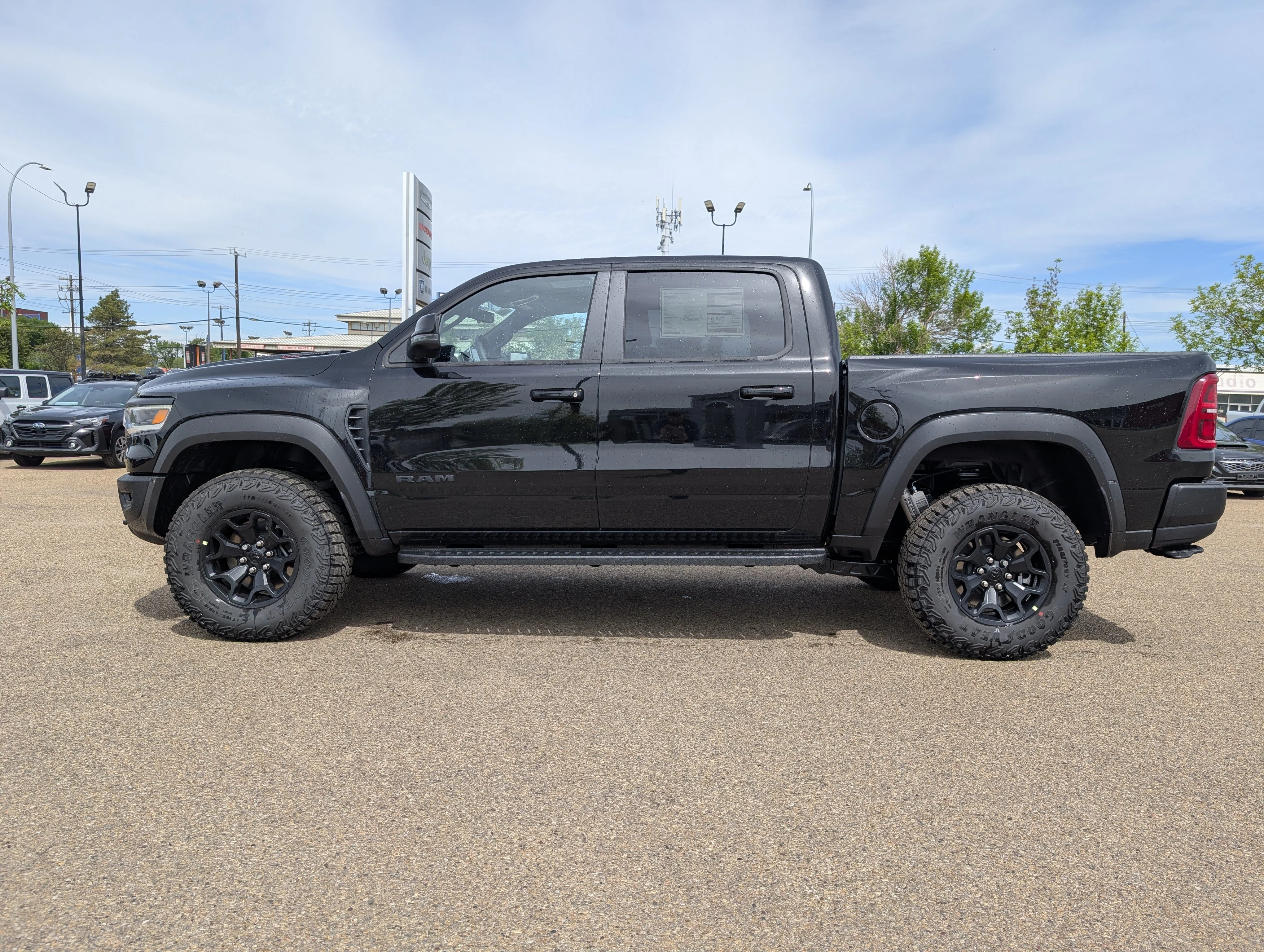 New 2026 Diamond Black Crystal Pearl Ram RHO image 3