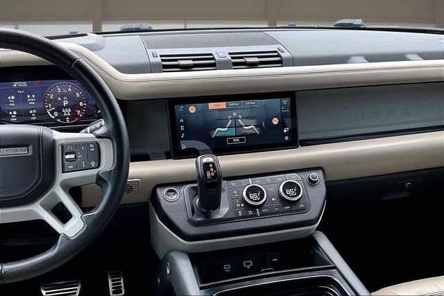 Used 2020 White Land Rover HSE image 6