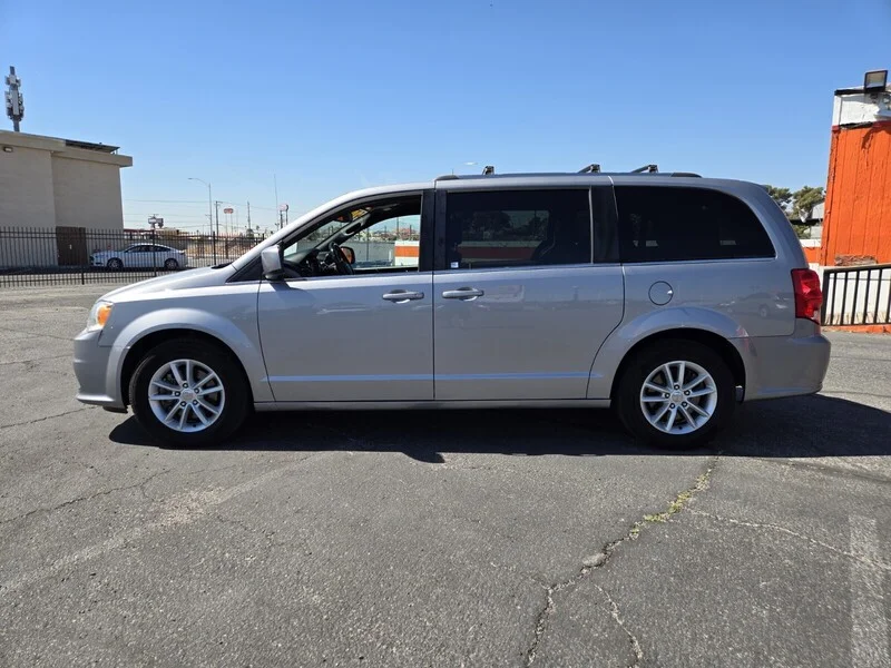 Used 2020 Billet Clearcoat Dodge SXT image 2