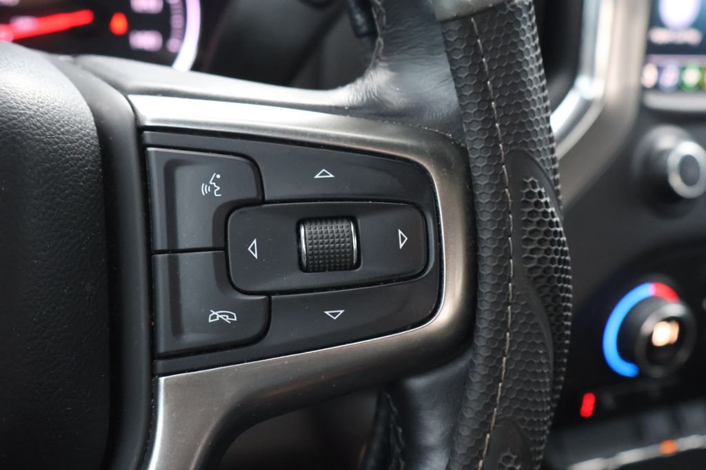 Used 2019 SUMMIT WHITE Chevrolet RST image 22