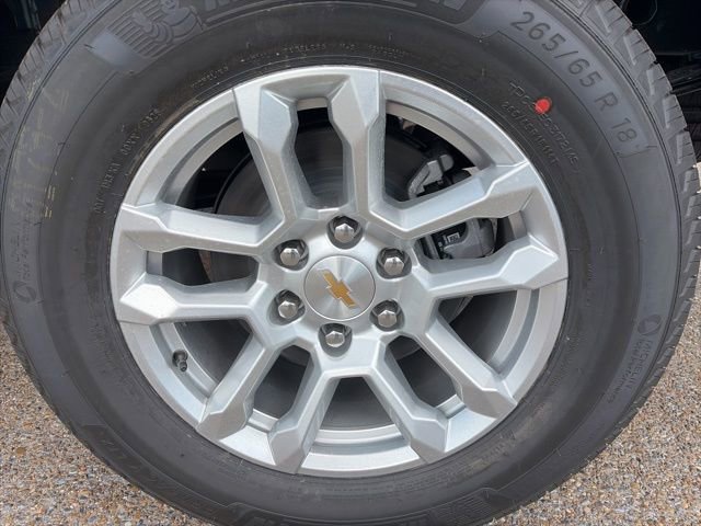 New 2026 Sterling Gray Metallic Chevrolet LT image 18