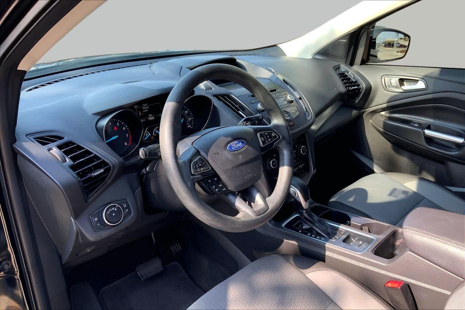 Used 2018 Shadow Black Ford SE image 18