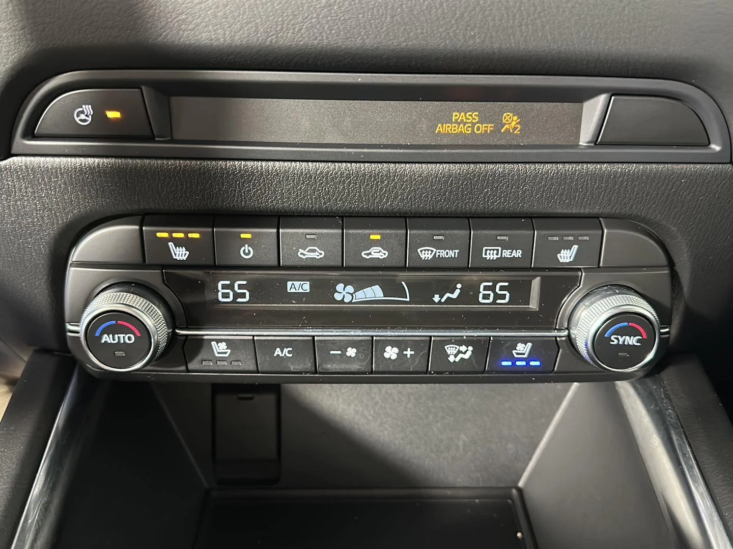 Used 2021 Snowflake White Pearl Mazda Grand Touring image 4