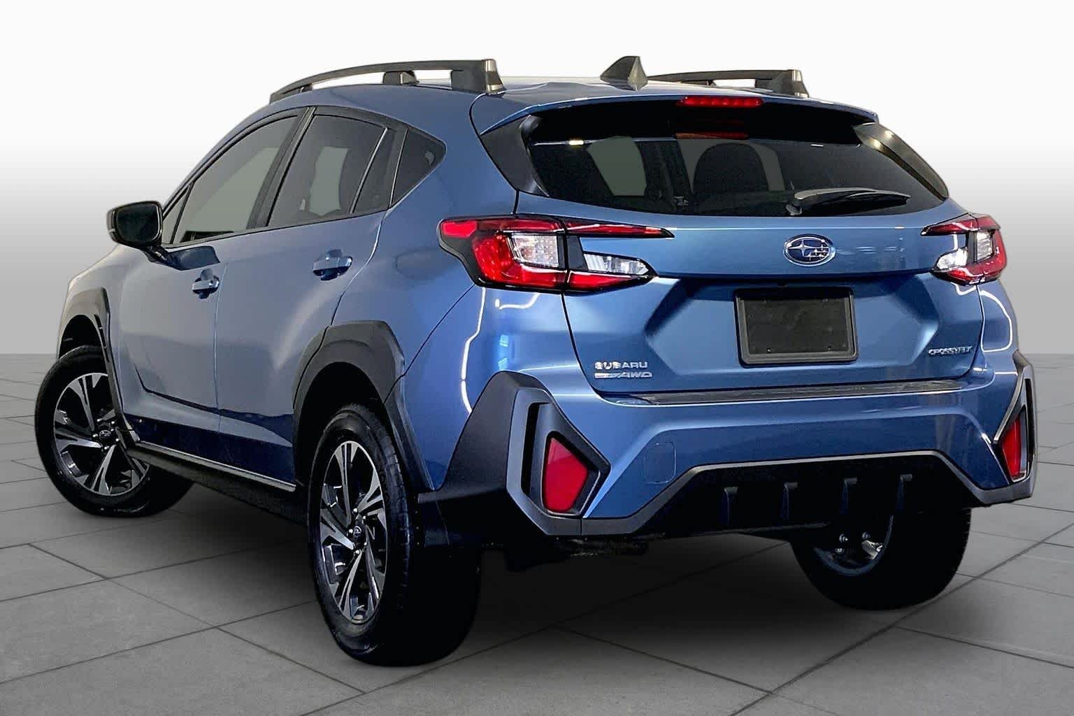 Used 2024 Horizon Blue Pearl Subaru Premium image 12
