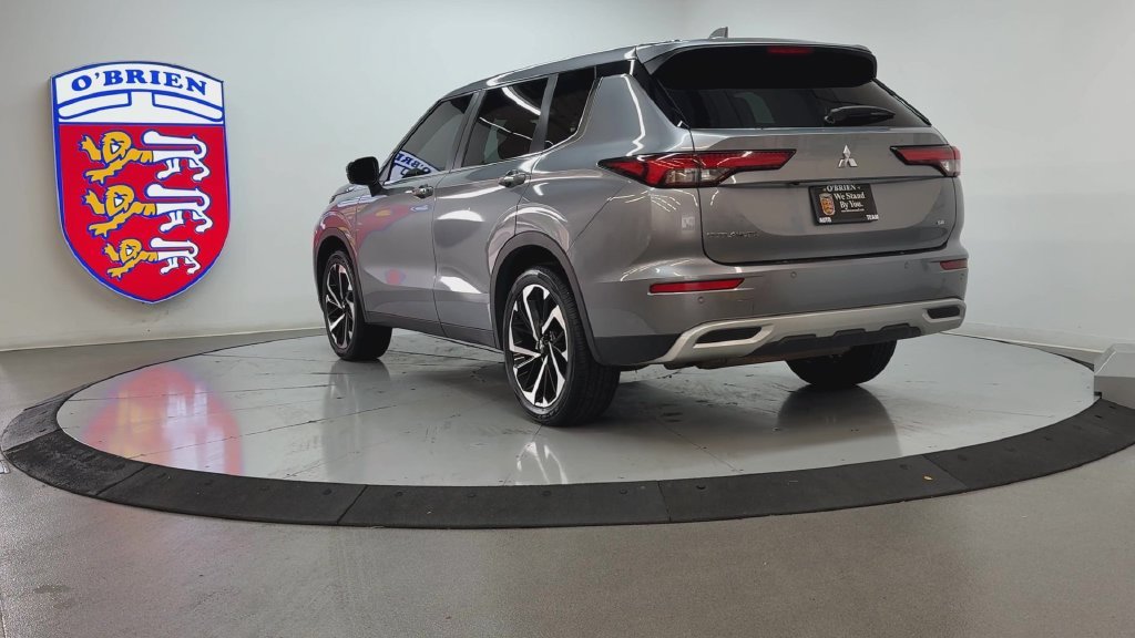 Used 2022 Gray Mitsubishi SE image 6