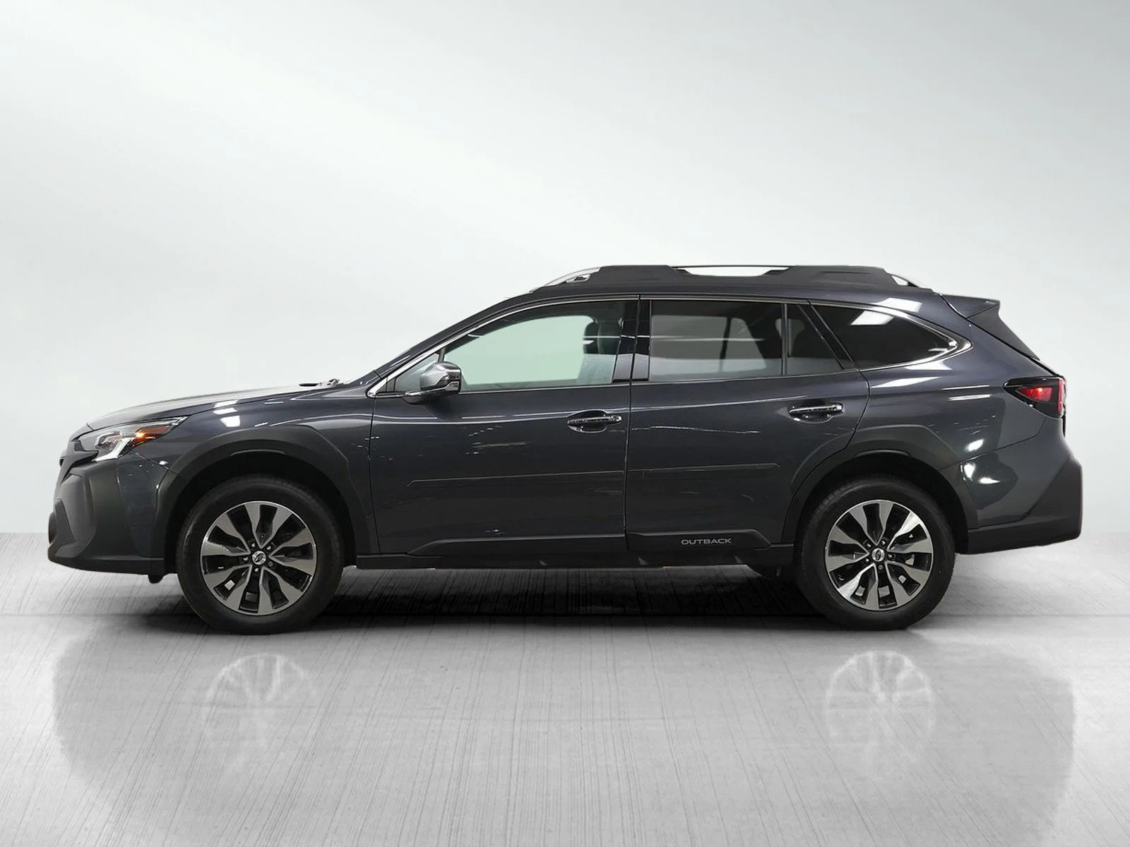 Used 2023 Subaru Outback Touring with VIN 4S4BTAPC4P3195322 for sale in Burnsville, Minnesota