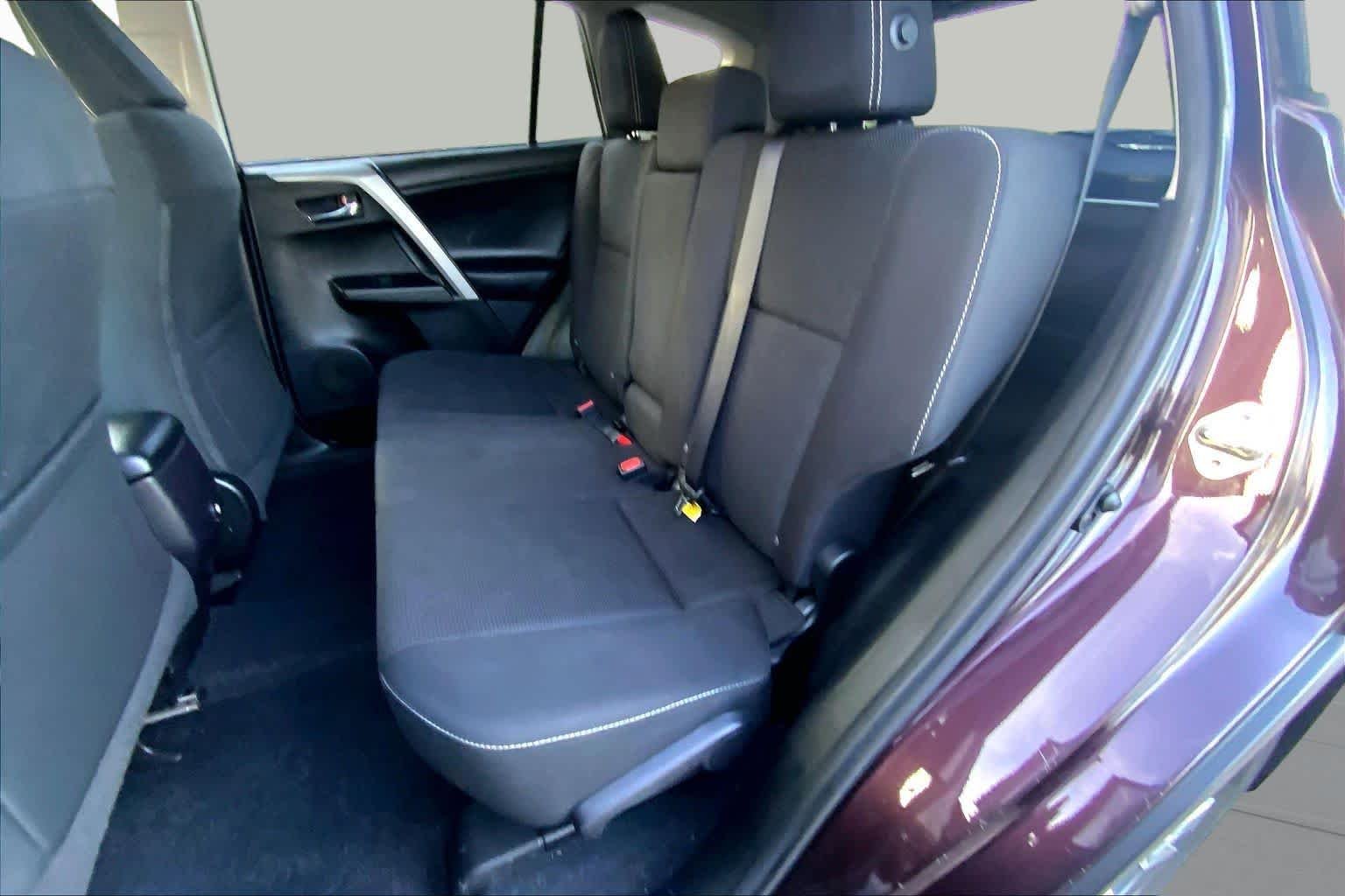 Used 2018 Black Currant Metallic Toyota XLE image 20