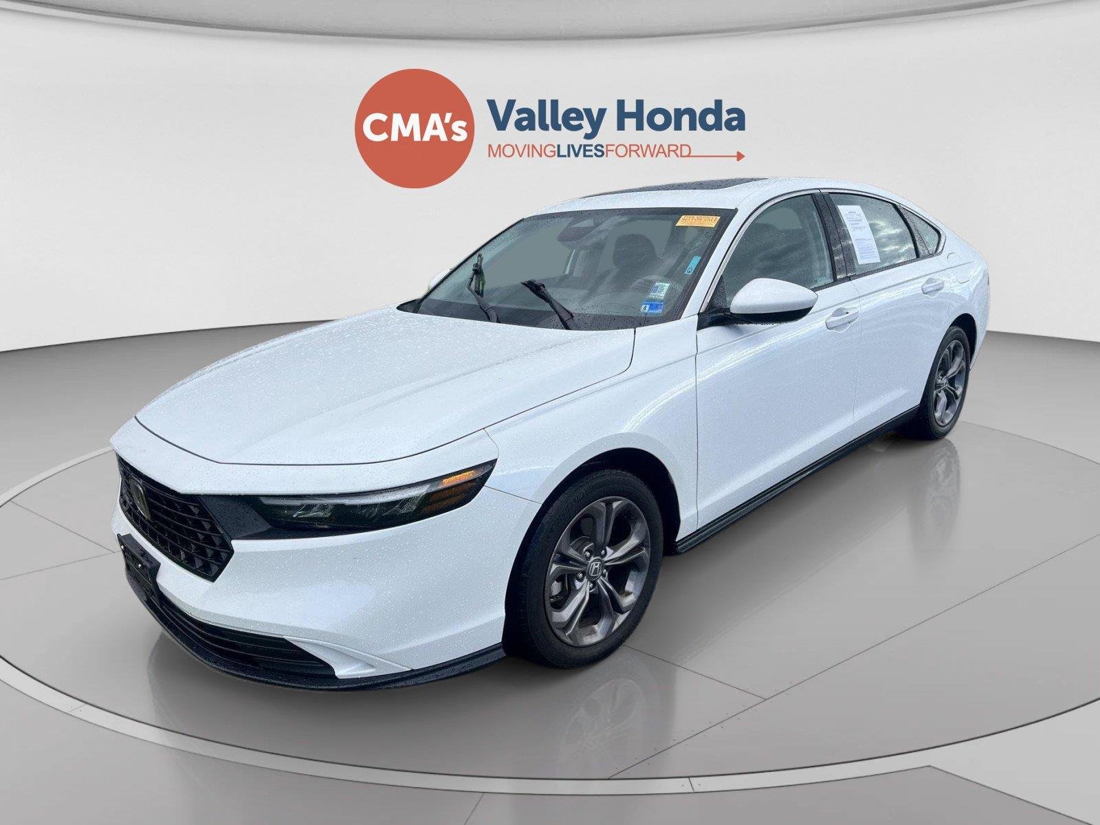 Used 2024 Platinum White Pearl Honda EX image 1