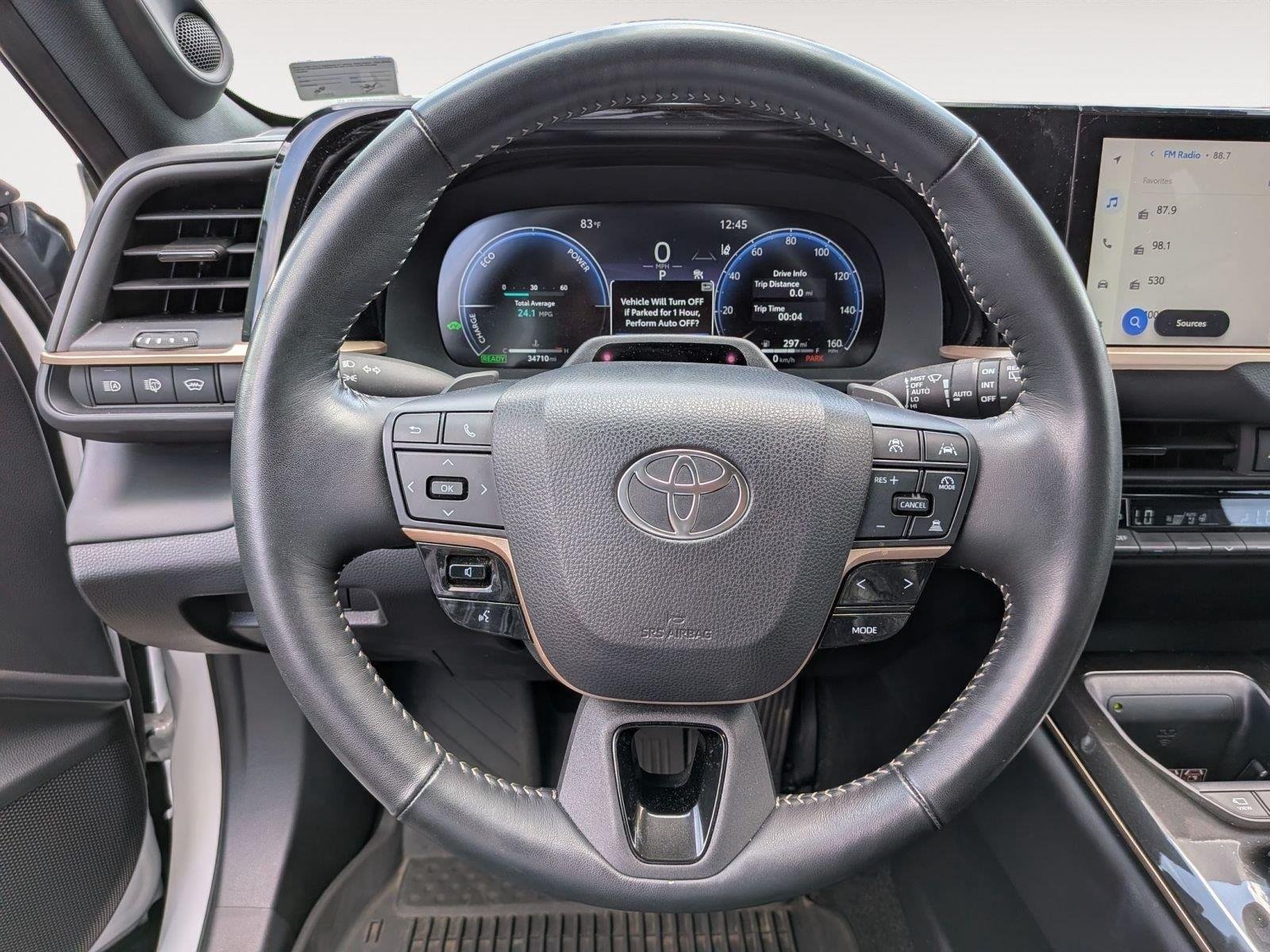 Used 2025 Oxygen White Toyota Limited image 39