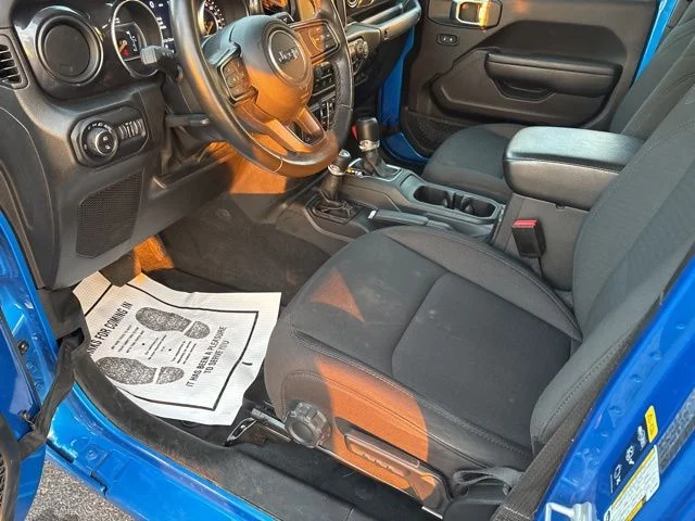 Used 2022 Blue Jeep Sport image 21