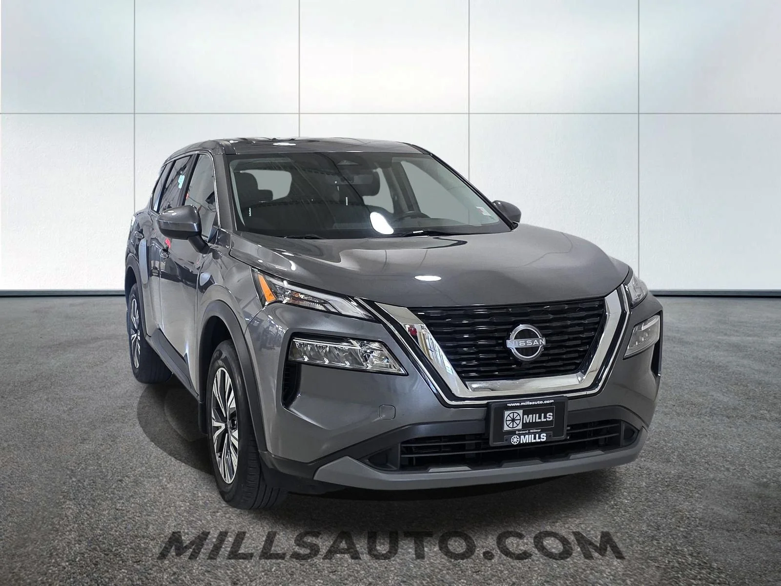 Used 2023 Gray Nissan SV image 11