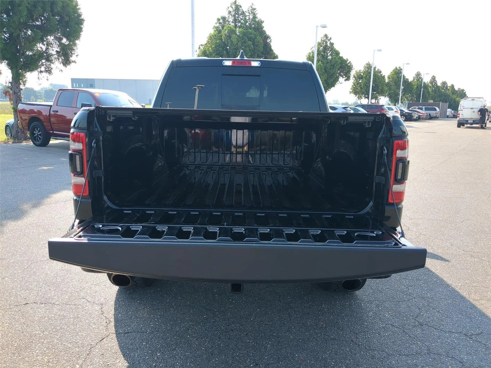 Used 2024  RAM TRUCK LARAM image 30