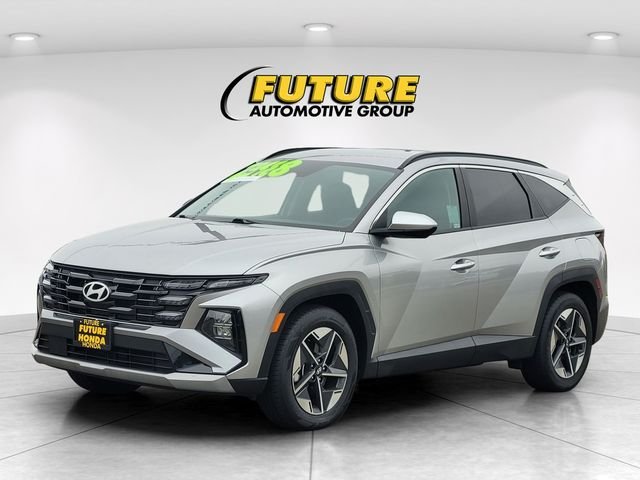 Used 2025 Silver Hyundai SEL image 5