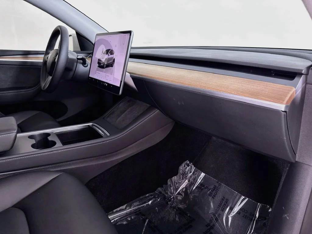 Used 2023 White Tesla Long Range image 29