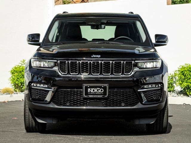 Used 2022 Diamond Black Crystal Pearlcoat Jeep Limited image 3