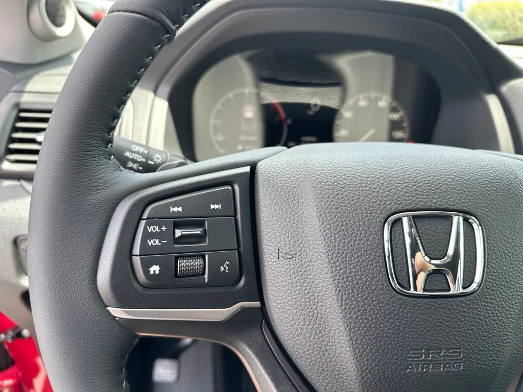 New 2026 Radiant Red Metallic II Honda RTL image 32
