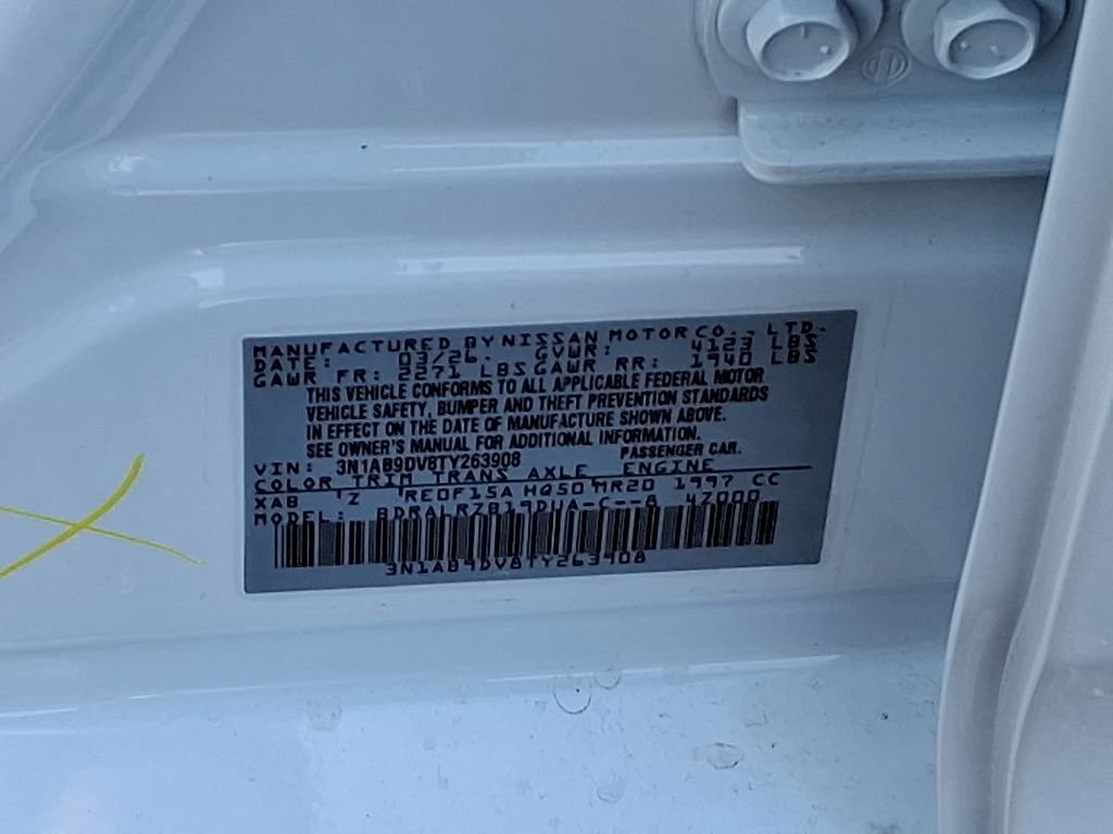 New 2026 Aspen White TriCoat / Super Black Two-tone Nissan SR image 10