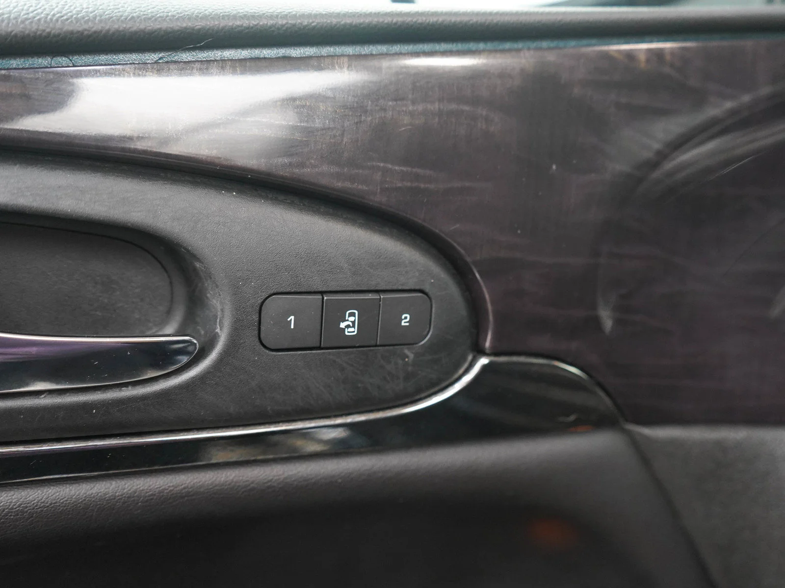 Used 2017 DARK SAPPHIRE BLUE METALLIC Buick Leather image 22