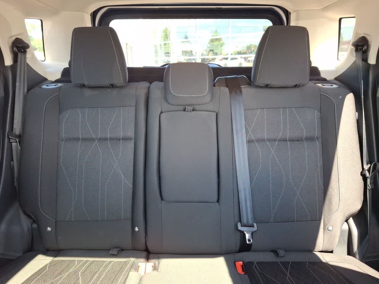 Used 2022 Blue Metallic Ford SE image 13