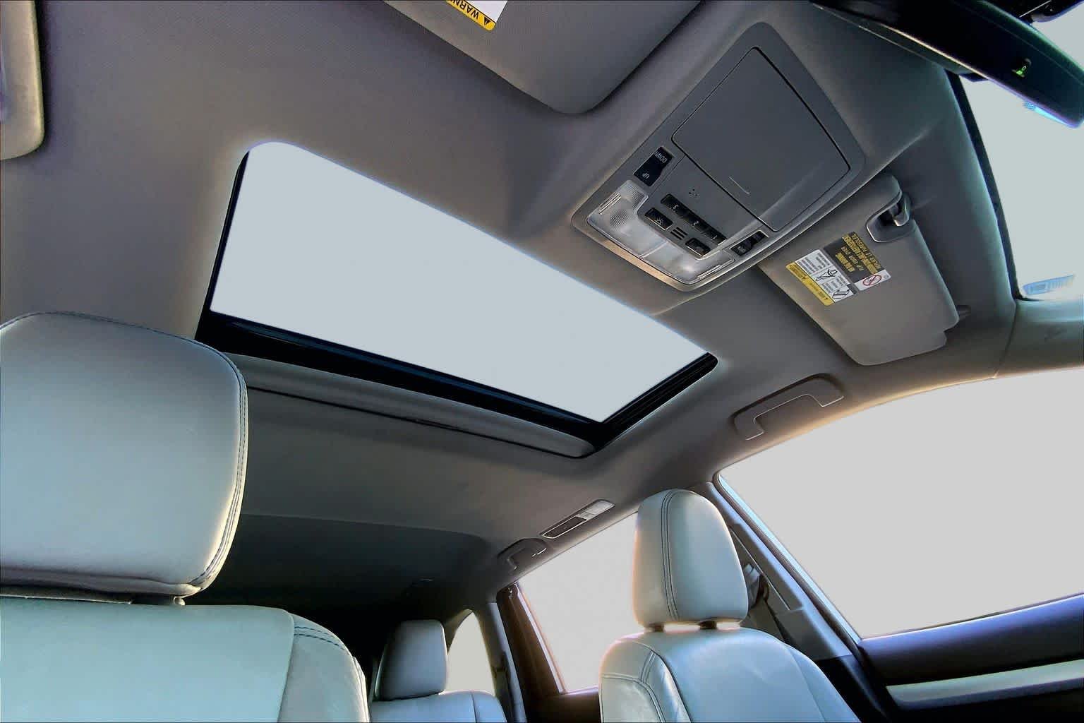 Used 2018 Celestial Silver Metallic Toyota XLE image 14