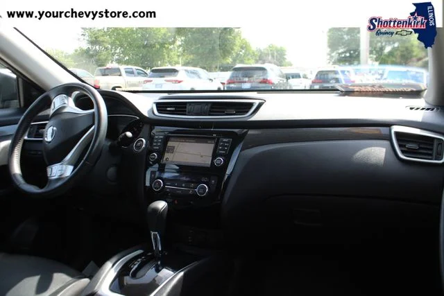 Used 2015 Black Nissan SL image 9
