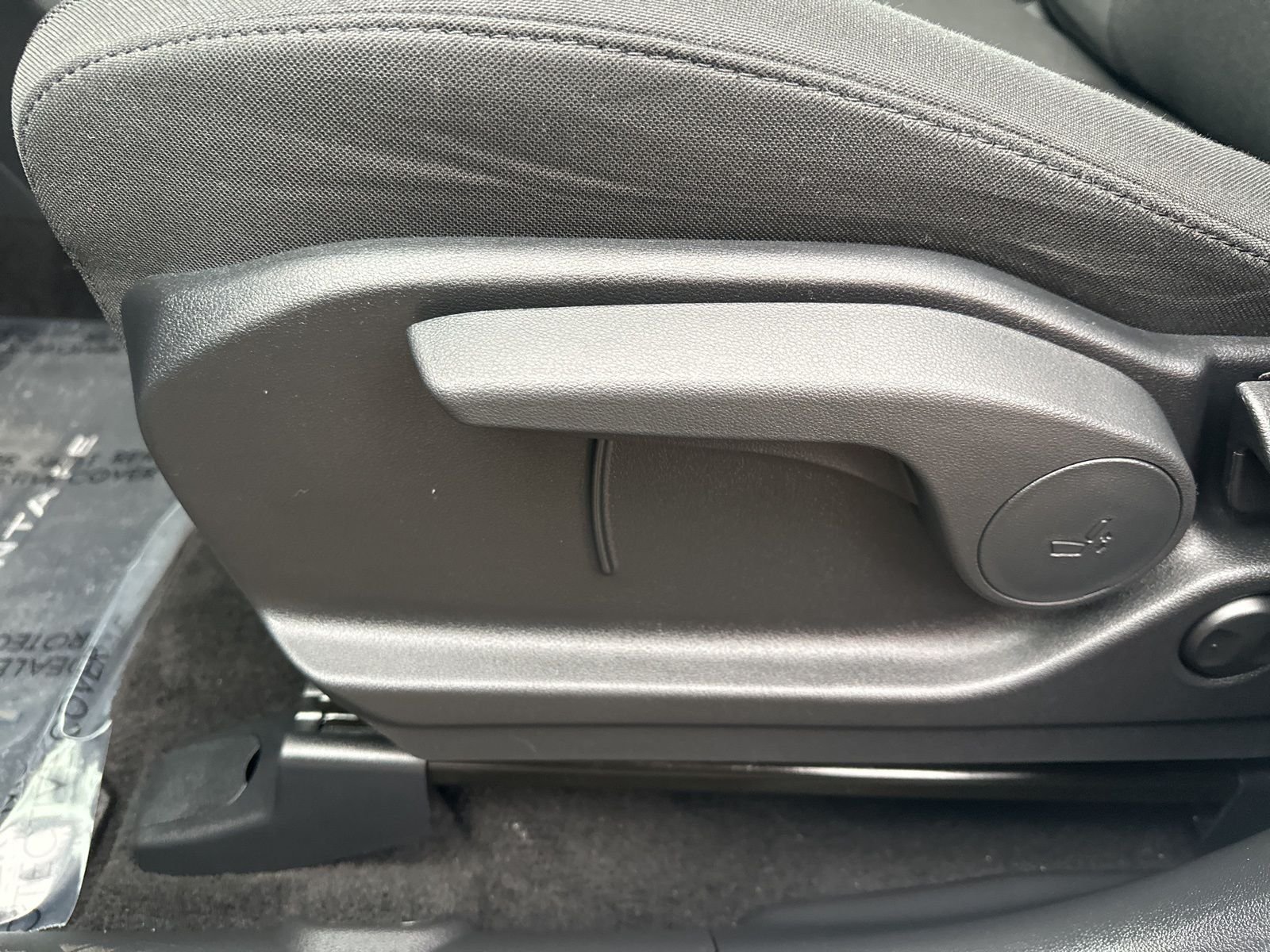 2025 Hyundai Santa Fe SE - Photo 13