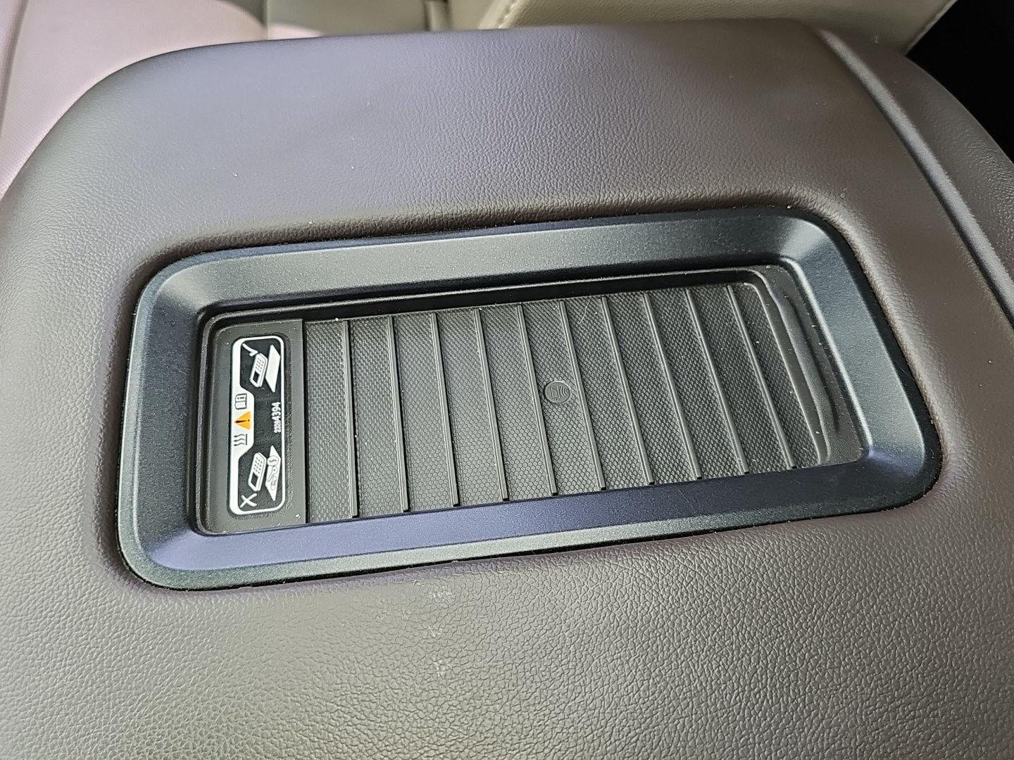 Used 2019 White Frost Tricoat GMC SLT image 26
