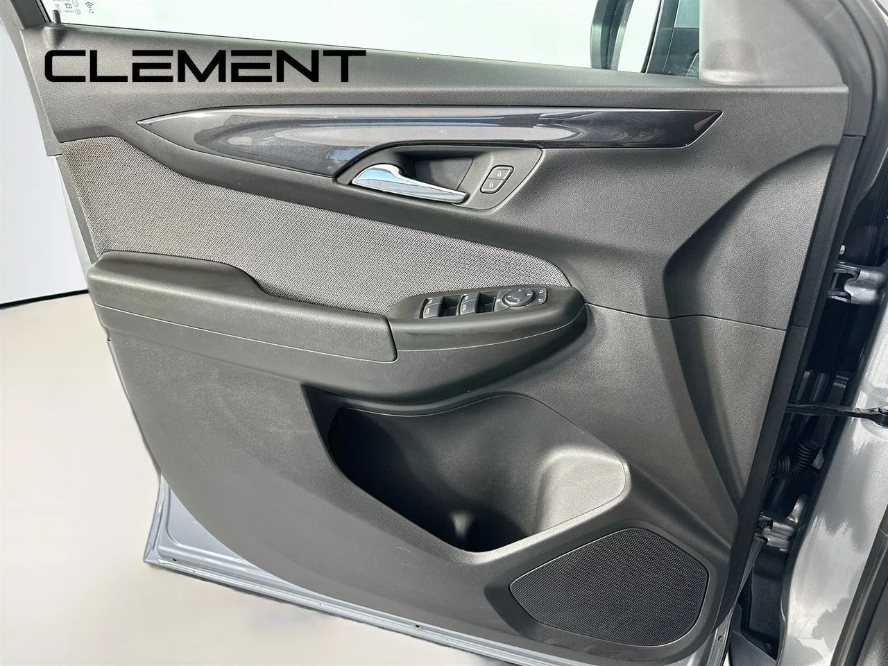 Used 2025 Sterling Gray Metallic Chevrolet LT image 26