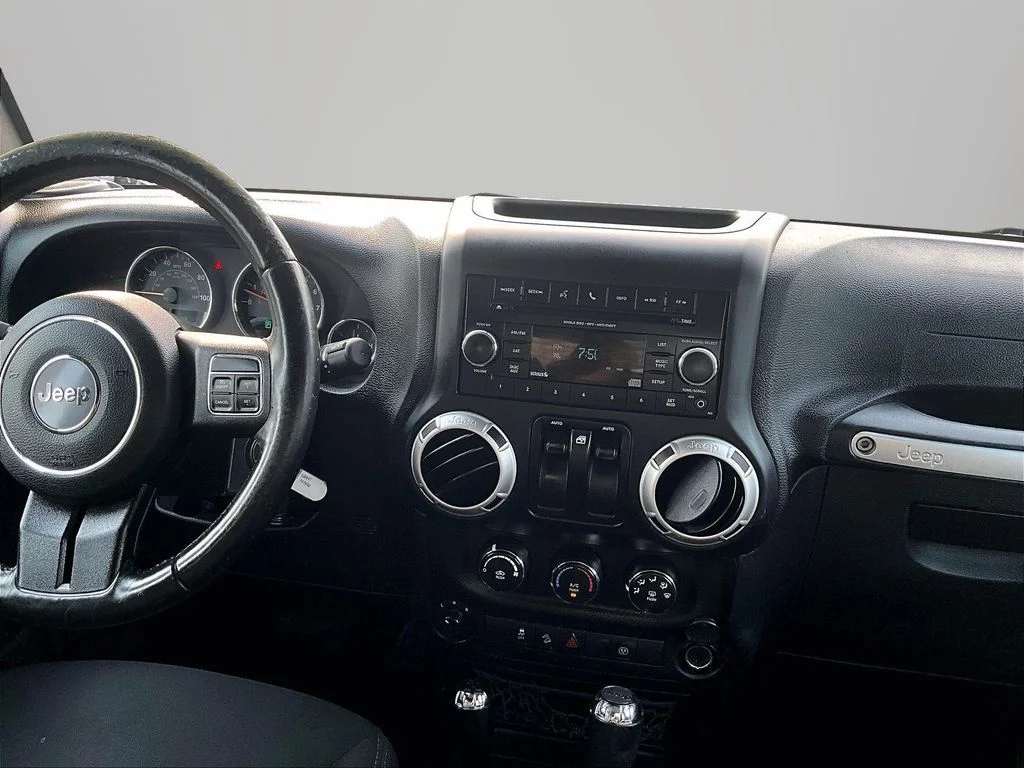 Used 2017 Black Jeep Sahara image 7