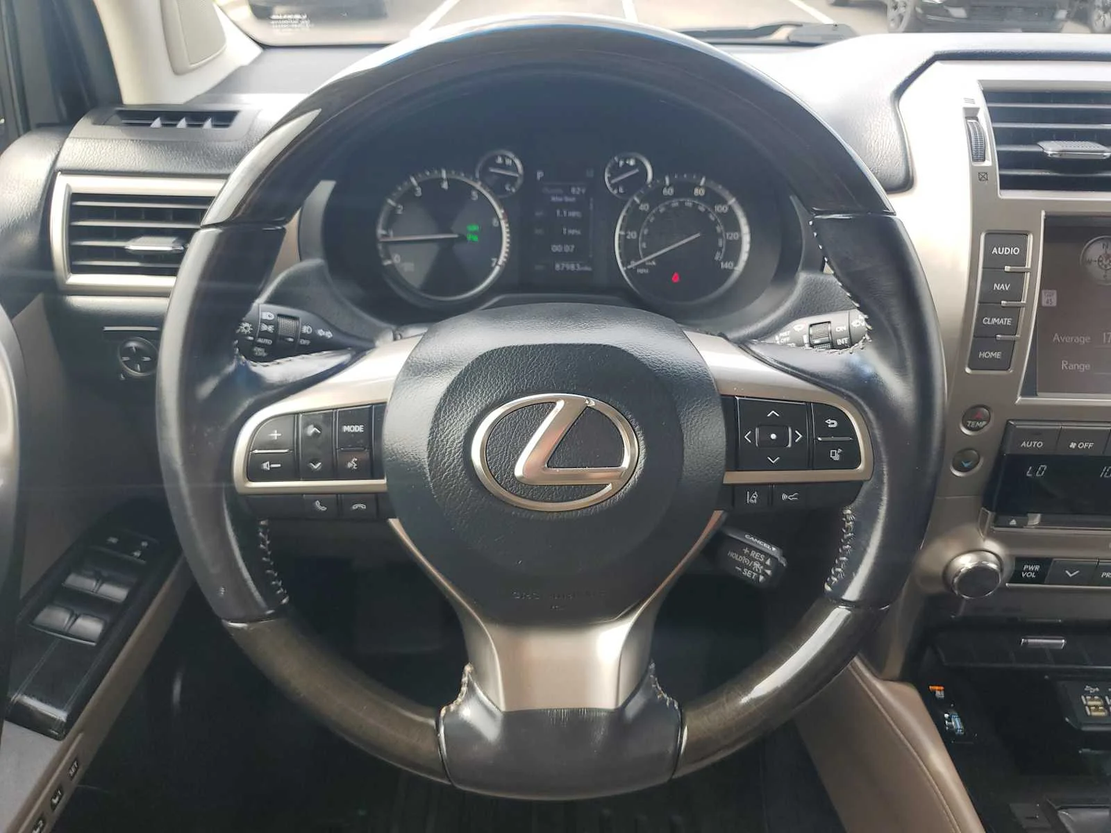 Used 2020  Lexus GX 460 Premium image 11