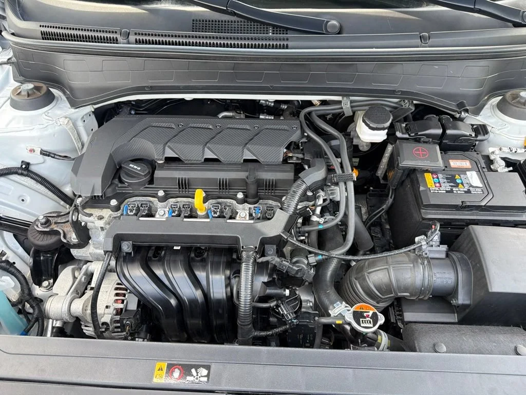 Used 2025 Silver Hyundai SEL image 21