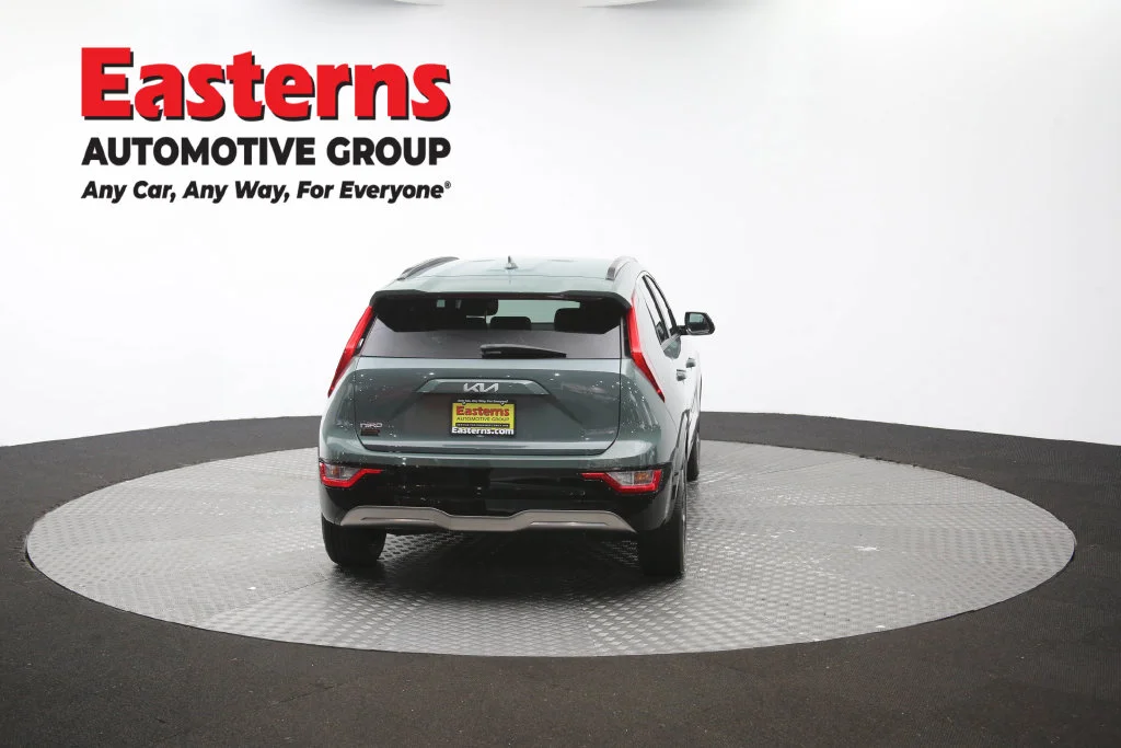 Used 2023 Green Kia Wind image 37