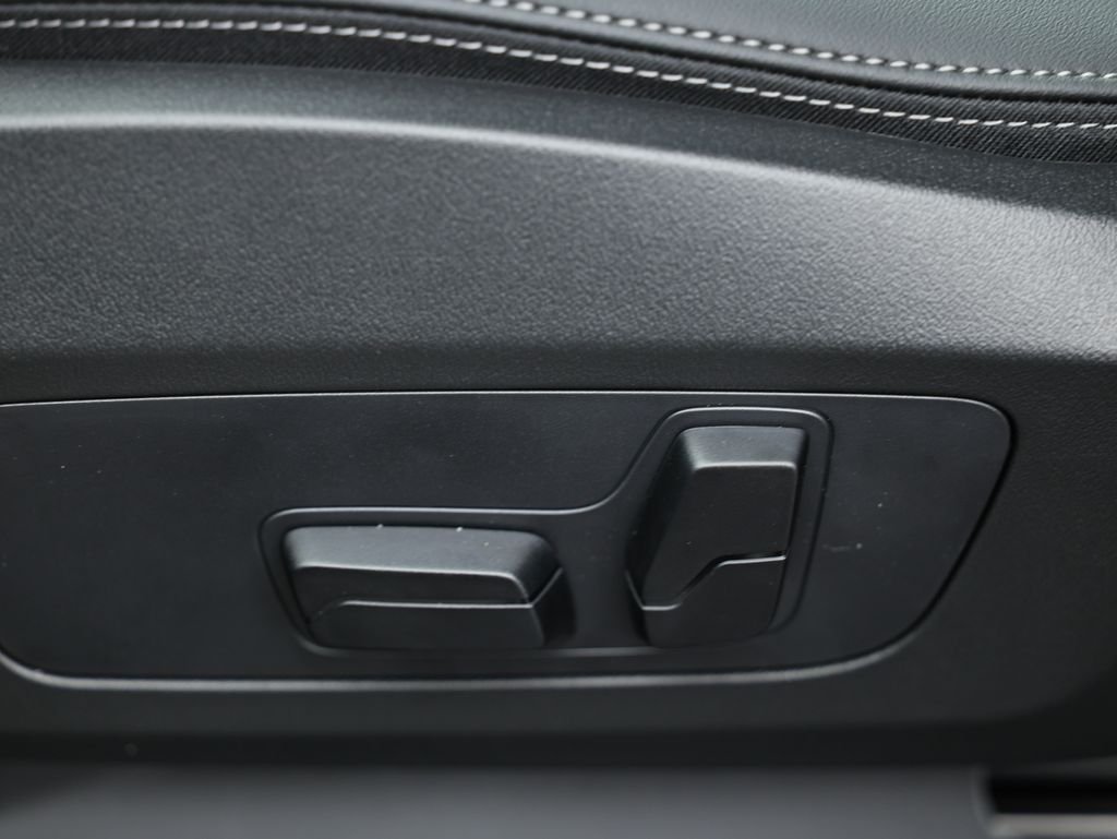 New 2026 Black Sapphire Metallic BMW xDrive28i image 21