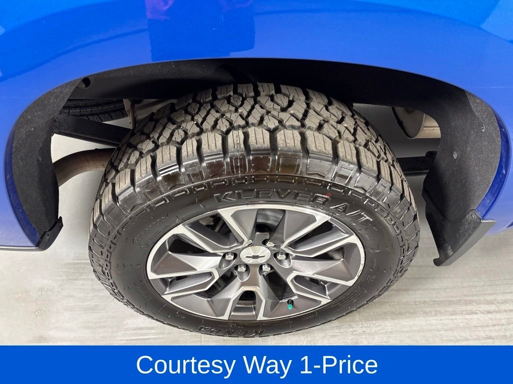 Used 2022 Blue Chevrolet RST image 13